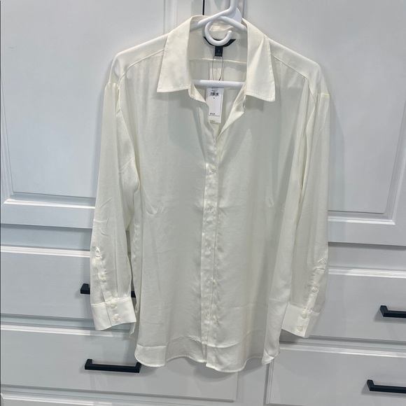 Banana Republic Tops - Banana Republic Cream Women’s Shirt
